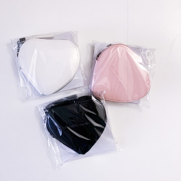 Heart Shaped Coin Purse in White - Picture 7 of 7